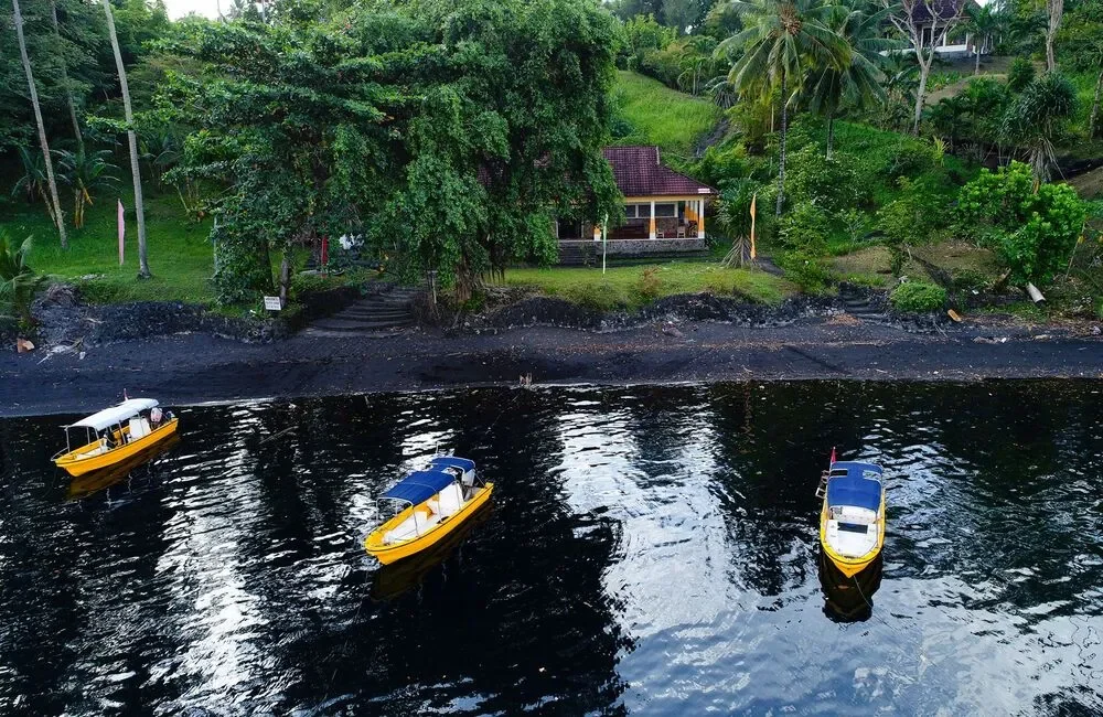 Black Sand Dive Retreat