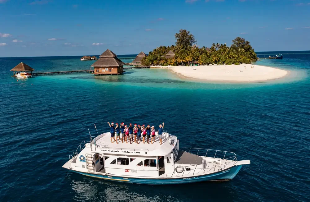 Dive Center Divepoint Rannalhi - Southern Atolls - photo 4