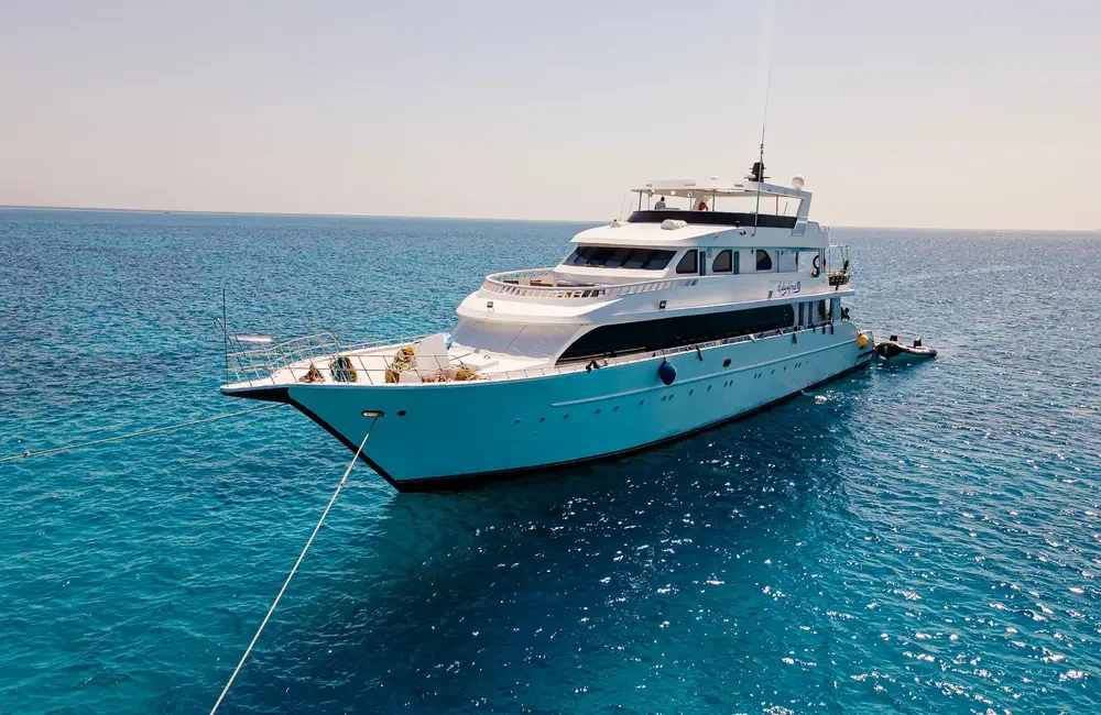Galaxy 720 liveaboard